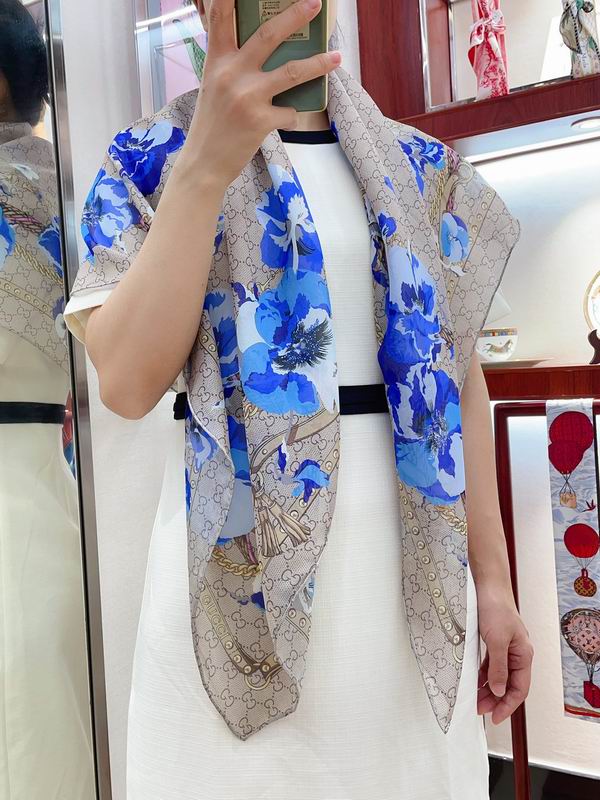 Gucci silk scarf 110X110cm E (25)