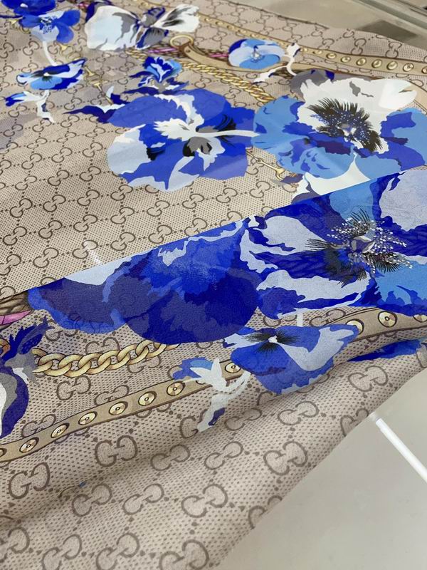 Gucci silk scarf 110X110cm E (33)