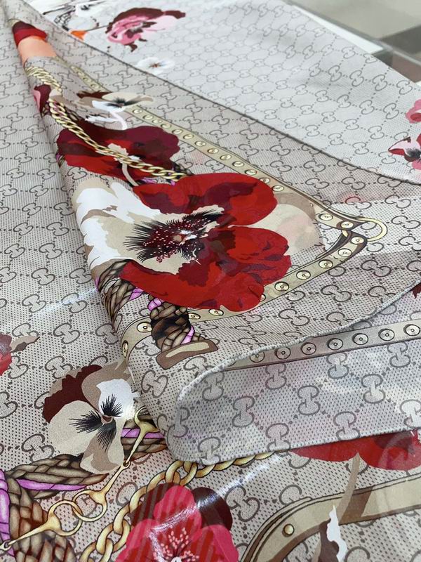 Gucci silk scarf 110X110cm E (4)