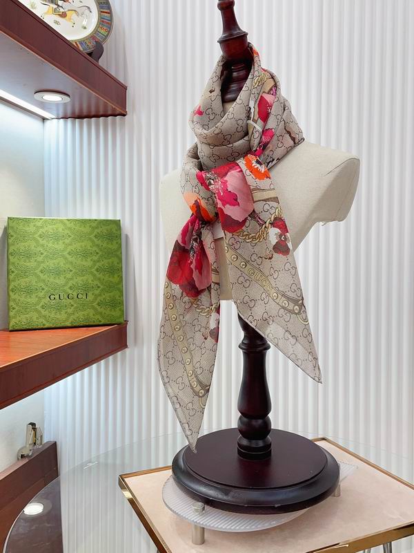 Gucci silk scarf 110X110cm E (6)