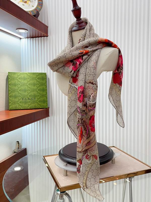 Gucci silk scarf 110X110cm E (7)