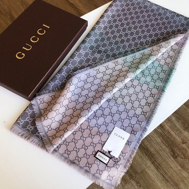 Gucci silk scarf 140X140cm E (2)