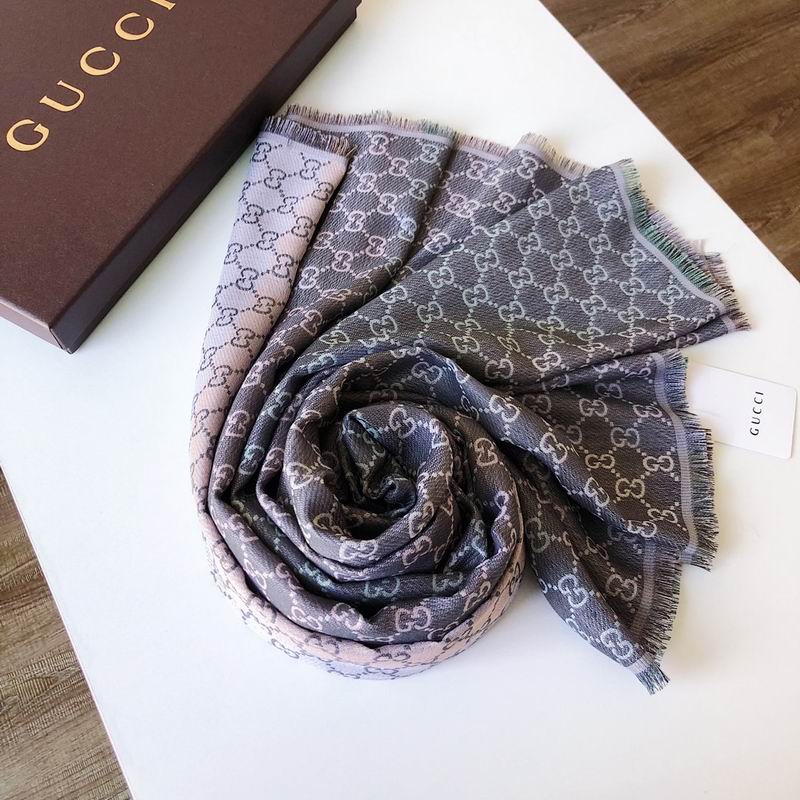 Gucci silk scarf 140X140cm E (3)