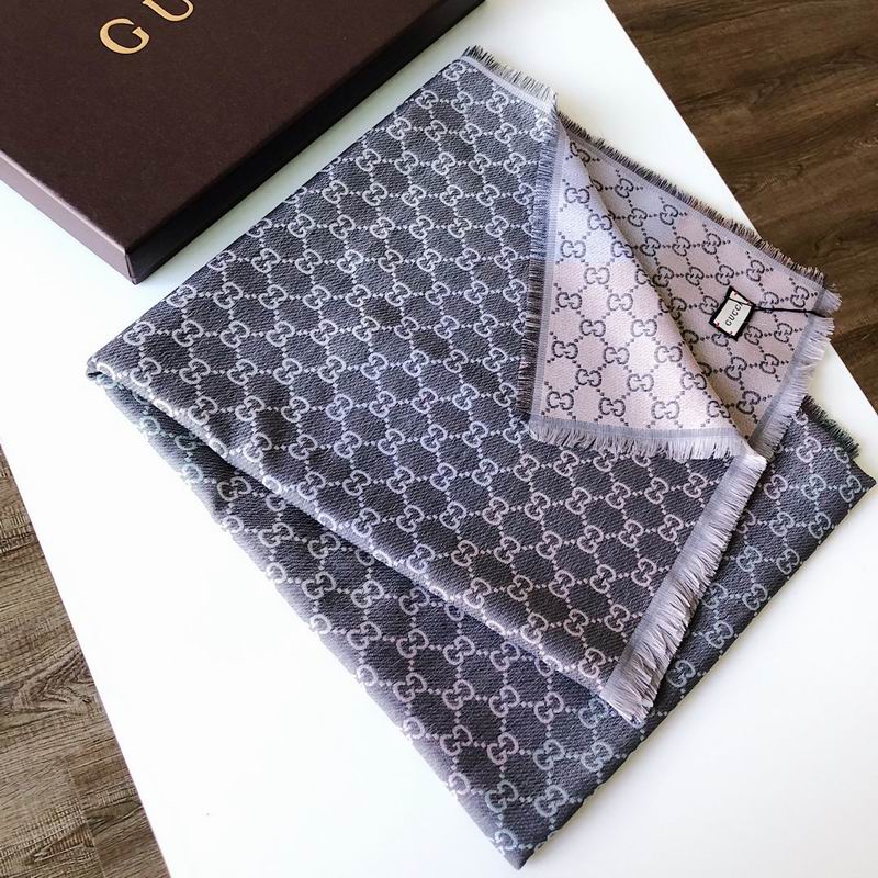 Gucci silk scarf 140X140cm E (4)