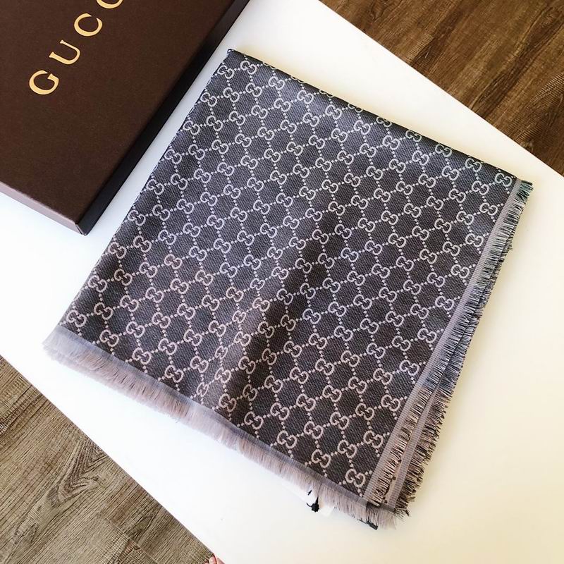 Gucci silk scarf 140X140cm E (9)