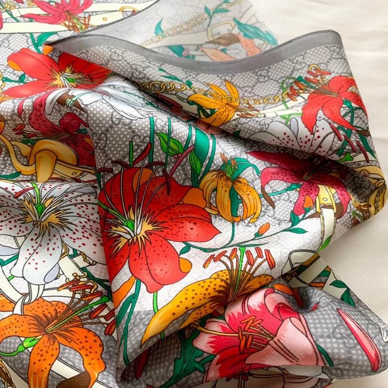 Gucci silk scarf 50X50cm E (11)
