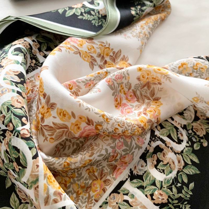 Gucci silk scarf 50X50cm E (11)