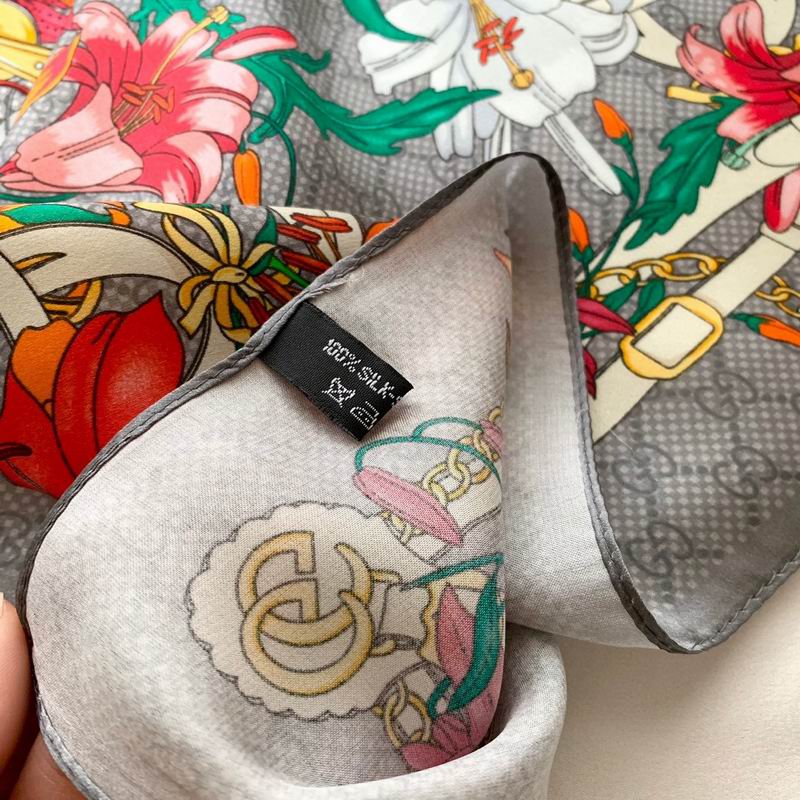 Gucci silk scarf 50X50cm E (12)
