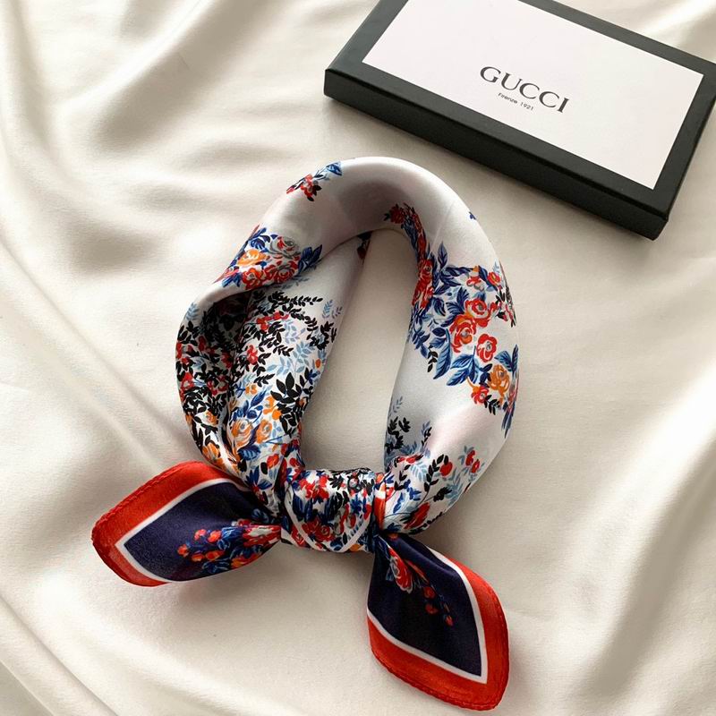 Gucci silk scarf 50X50cm E (14)