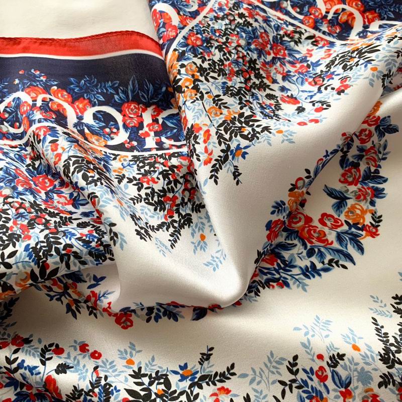 Gucci silk scarf 50X50cm E (16)