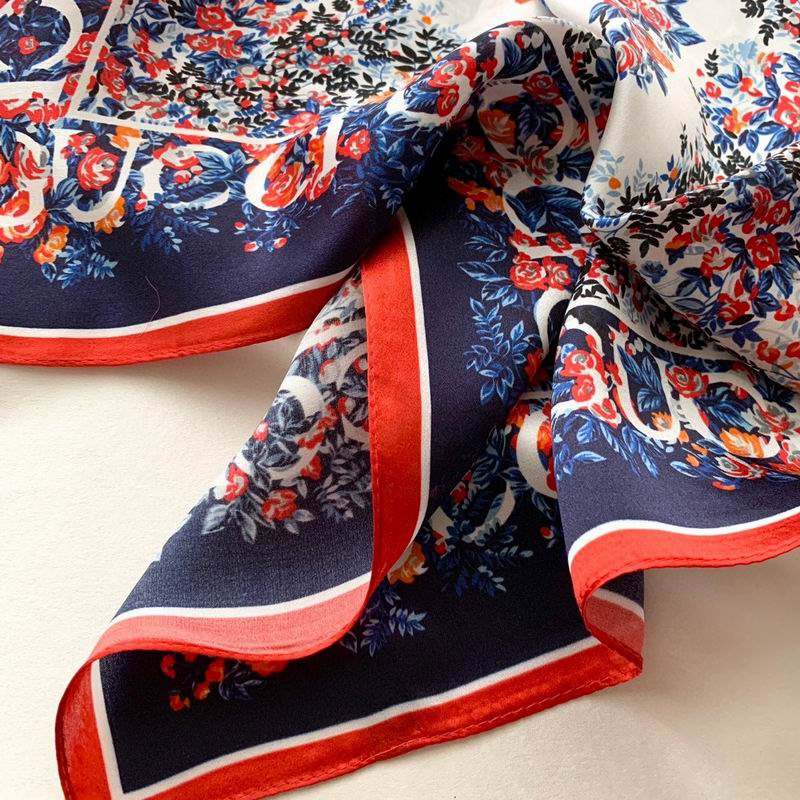 Gucci silk scarf 50X50cm E (17)