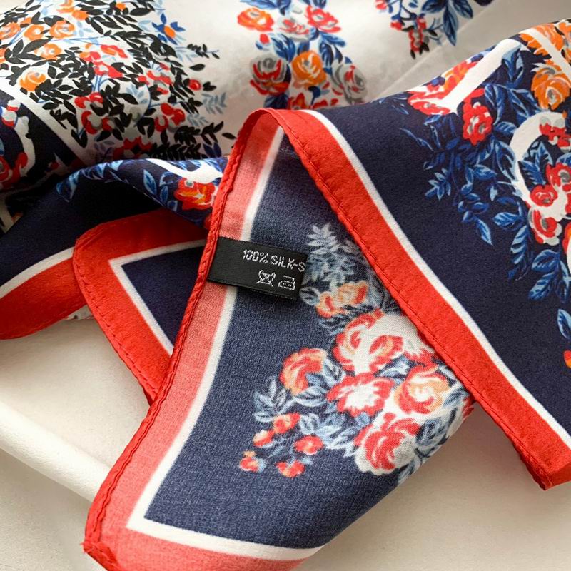 Gucci silk scarf 50X50cm E (18)