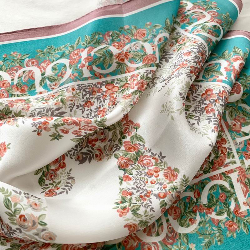 Gucci silk scarf 50X50cm E (5)