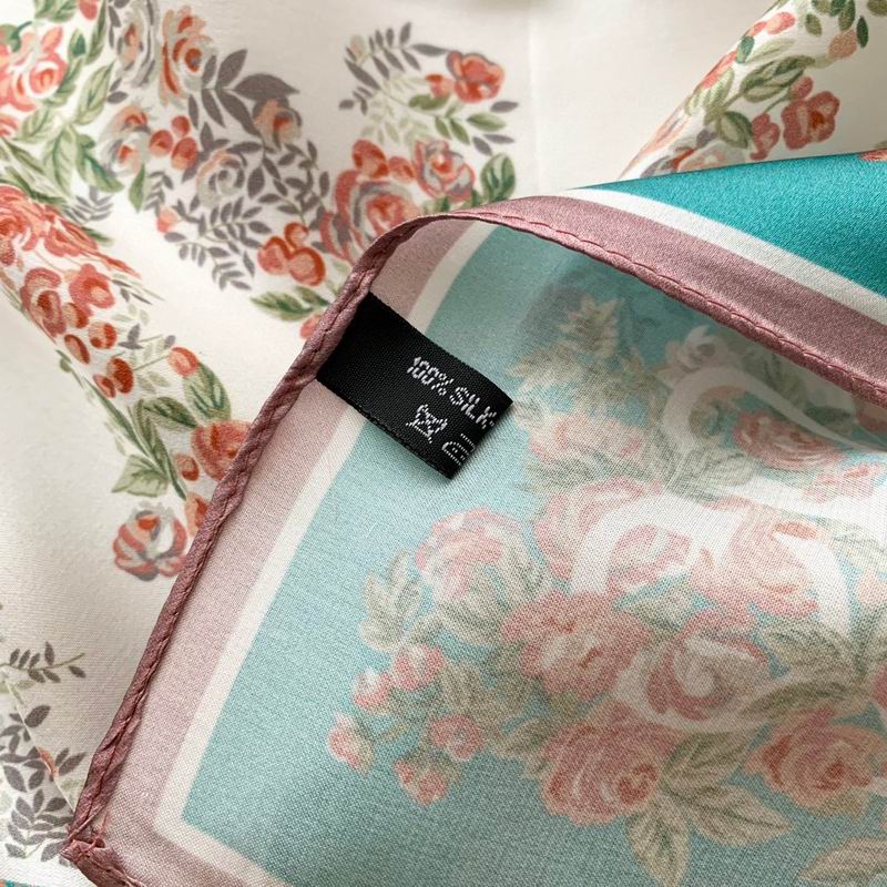 Gucci silk scarf 50X50cm E (6)
