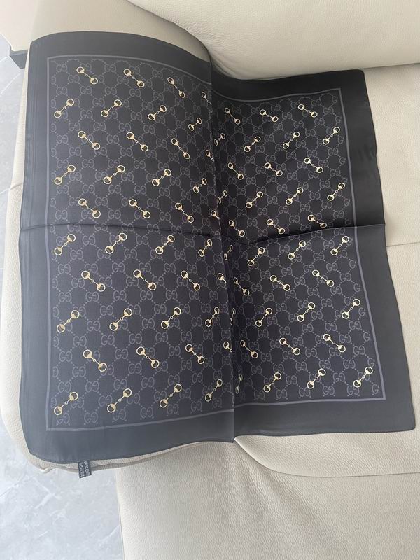 Gucci silk scarf 50X50cm E (6)