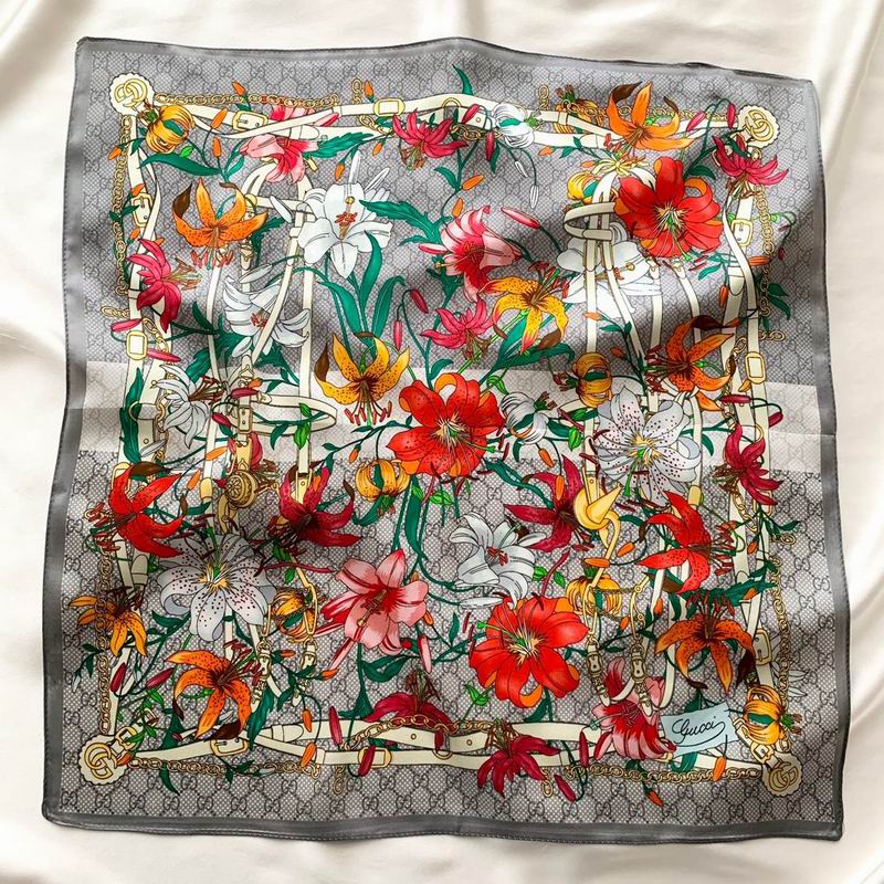 Gucci silk scarf 50X50cm E (7)