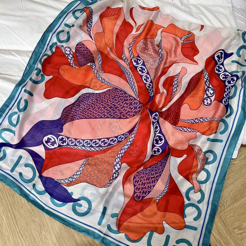 Gucci silk scarf 90-180cm  E (20)