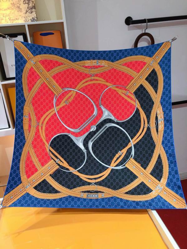 Gucci silk scarf 90X90cm  E (10)