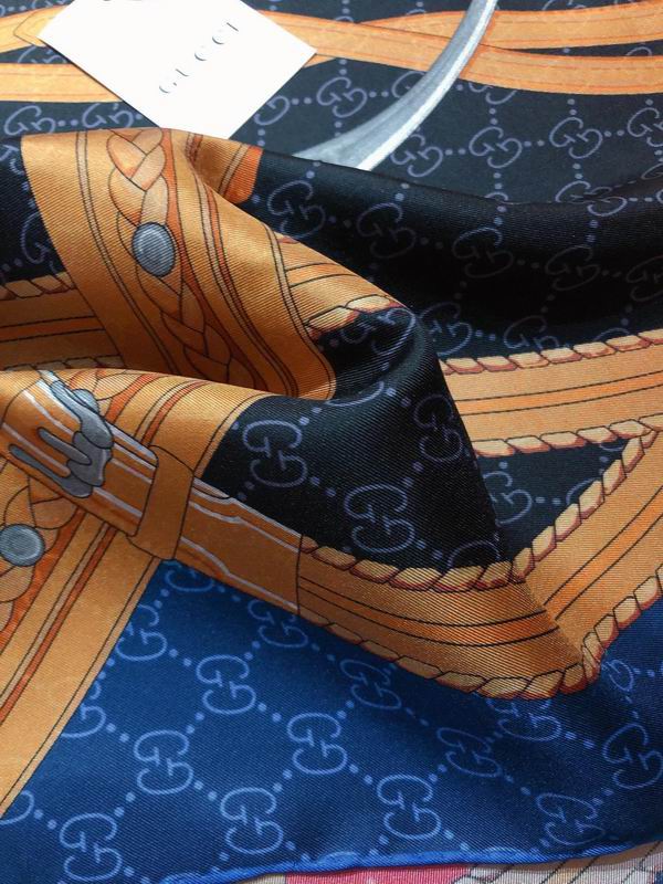 Gucci silk scarf 90X90cm  E (16)