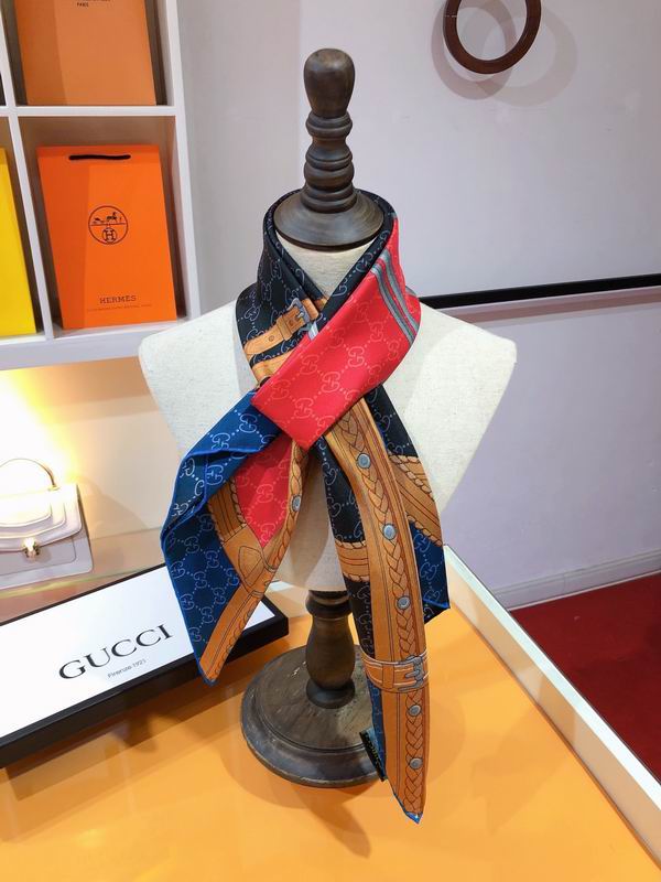 Gucci silk scarf 90X90cm  E (17)