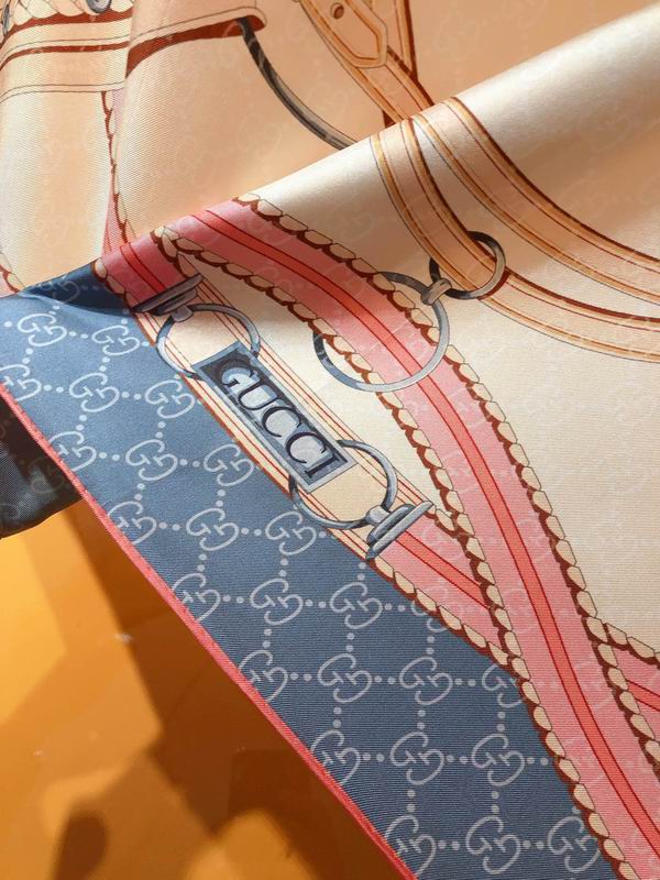 Gucci silk scarf 90X90cm  E (18)
