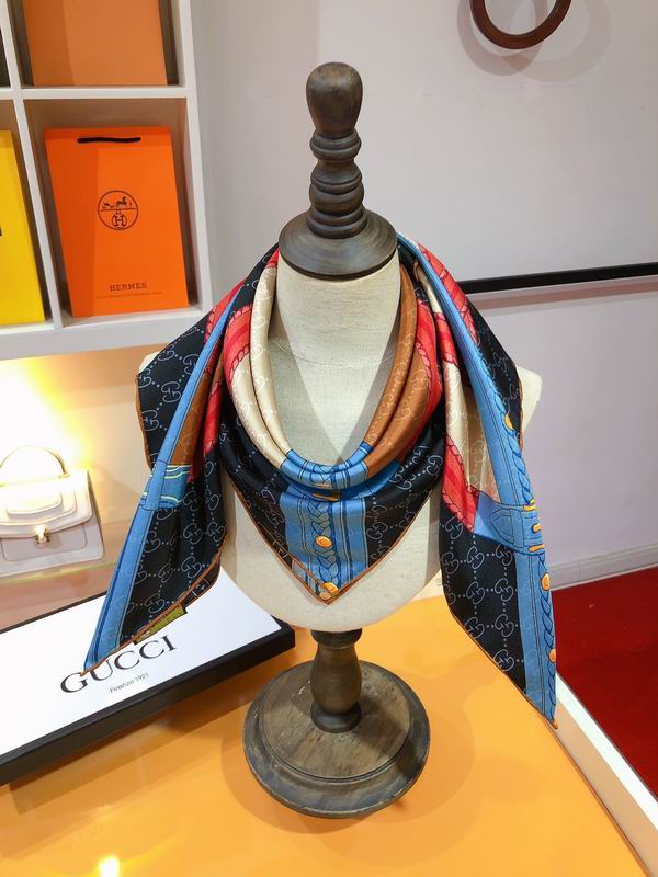 Gucci silk scarf 90X90cm  E (2)