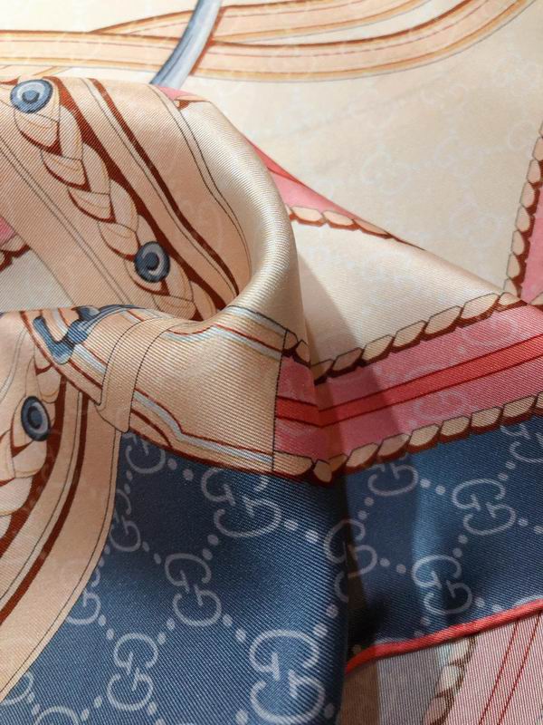 Gucci silk scarf 90X90cm  E (23)