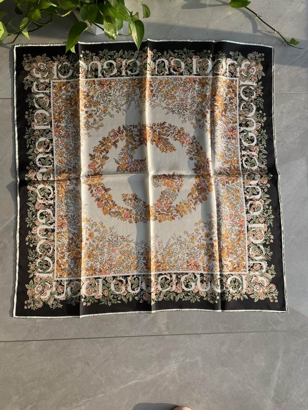 Gucci silk scarf 90X90cm E (10)