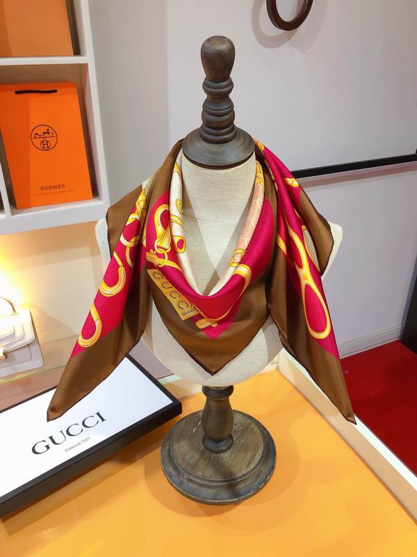 Gucci silk scarf 90X90cm E (10)