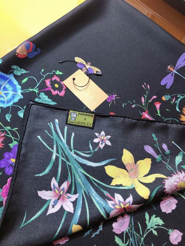 Gucci silk scarf 90X90cm E (10)