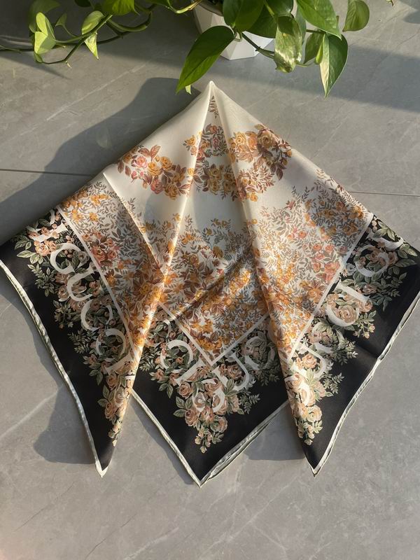 Gucci silk scarf 90X90cm E (11)