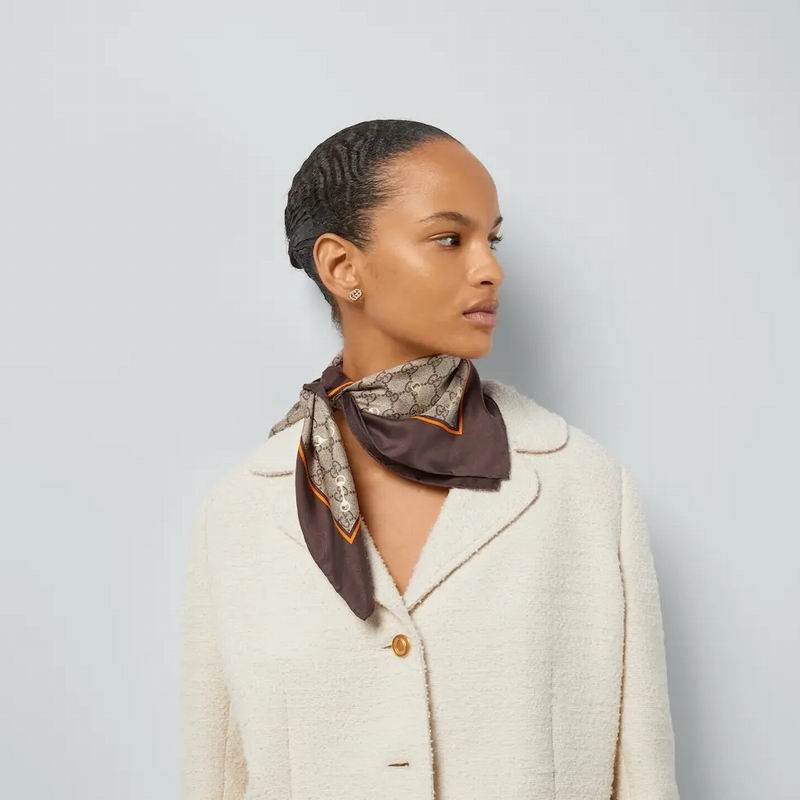 Gucci silk scarf 90X90cm E (11)