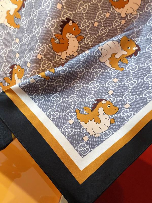 Gucci silk scarf 90X90cm E (12)