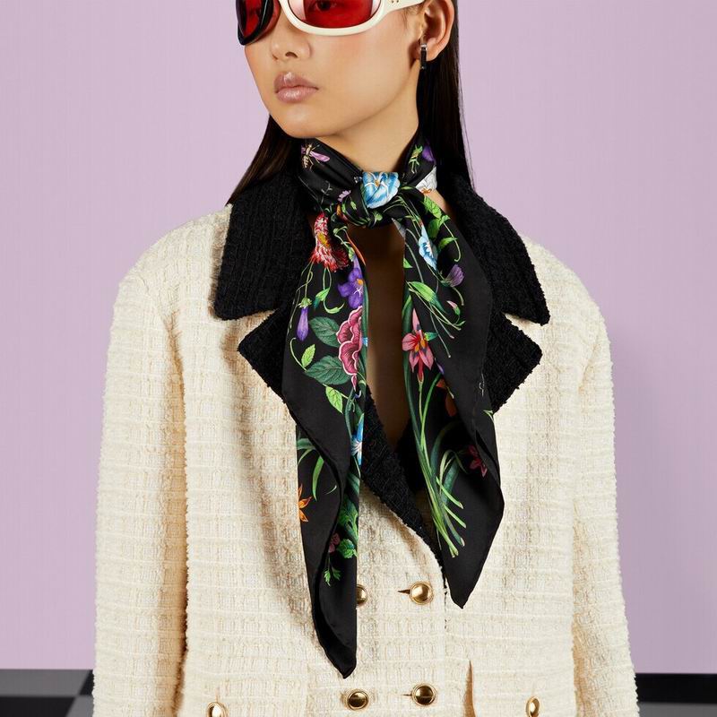 Gucci silk scarf 90X90cm E (12)