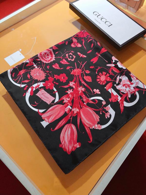 Gucci silk scarf 90X90cm E (13)