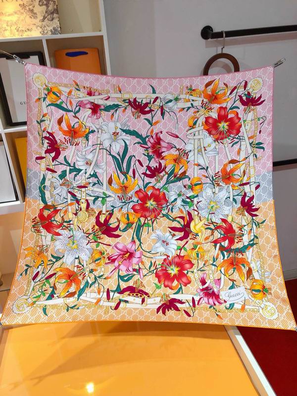 Gucci silk scarf 90X90cm E (13)