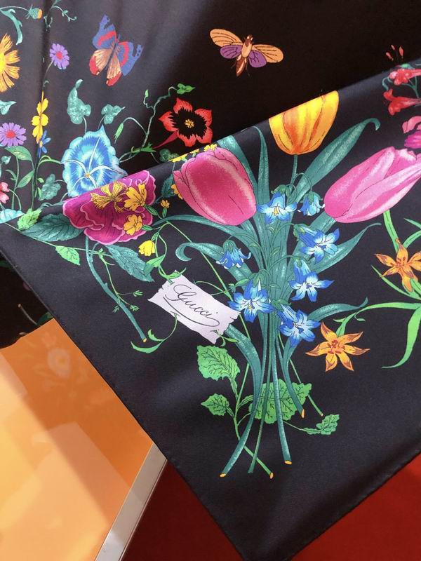 Gucci silk scarf 90X90cm E (13)