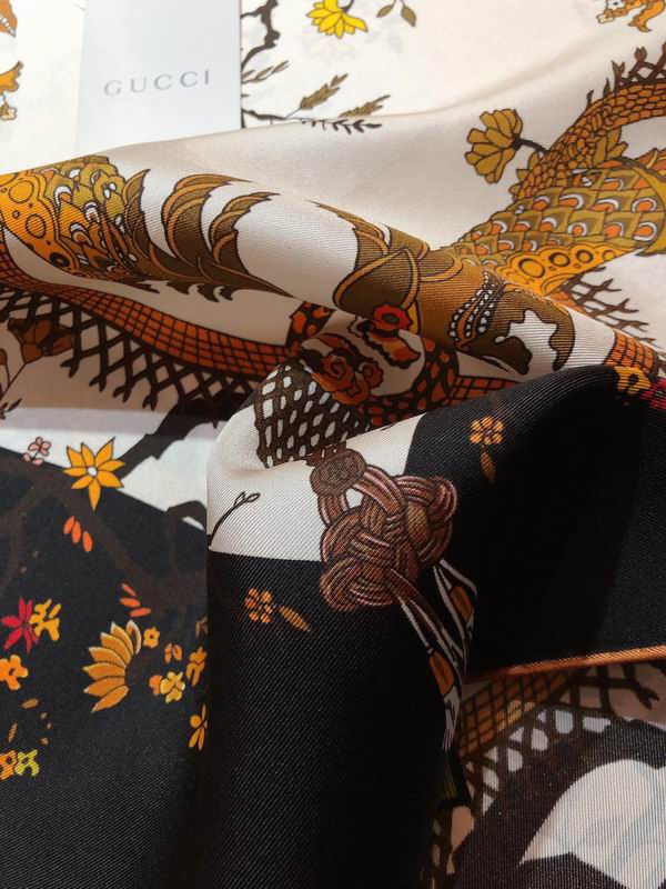 Gucci silk scarf 90X90cm E (13)