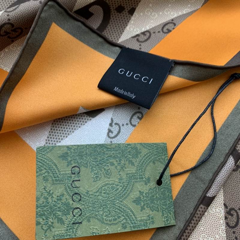 Gucci silk scarf 90X90cm E (14)