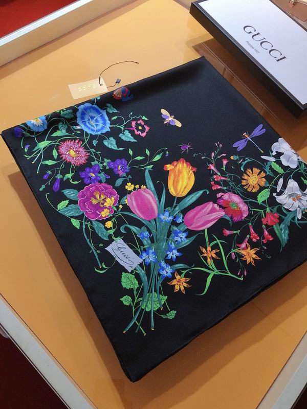 Gucci silk scarf 90X90cm E (14)