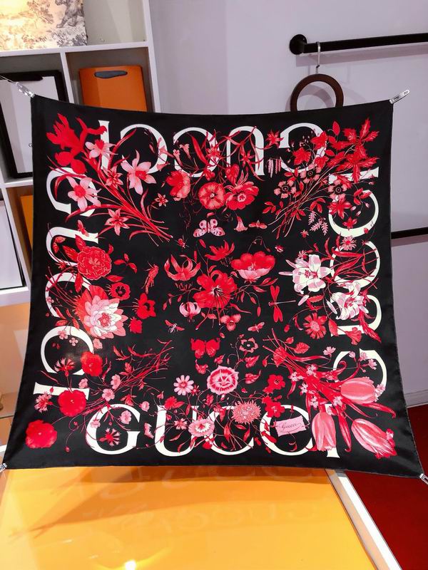 Gucci silk scarf 90X90cm E (15)