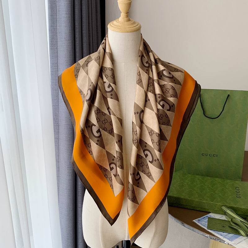 Gucci silk scarf 90X90cm E (15)