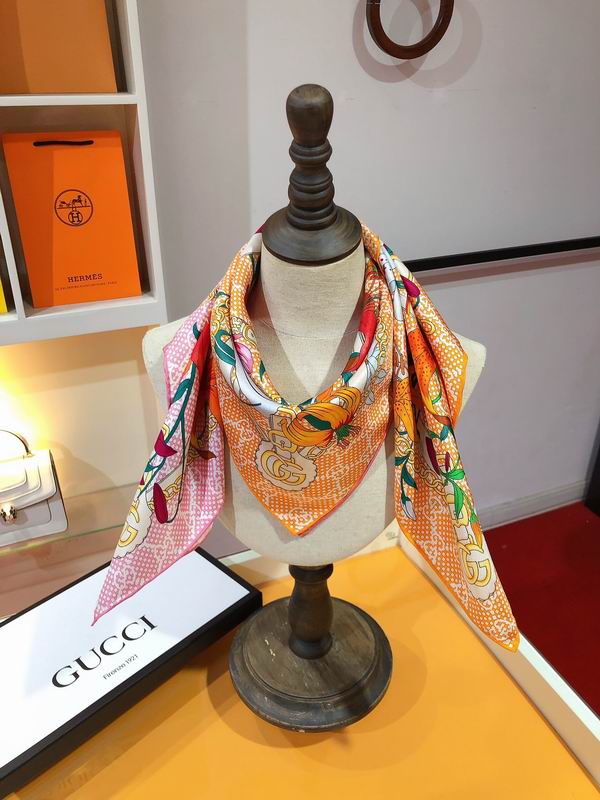 Gucci silk scarf 90X90cm E (15)