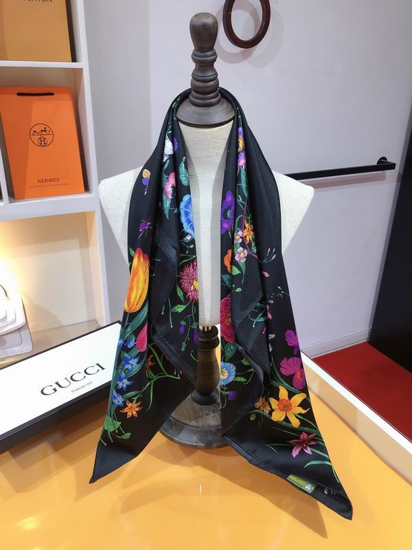 Gucci silk scarf 90X90cm E (15)