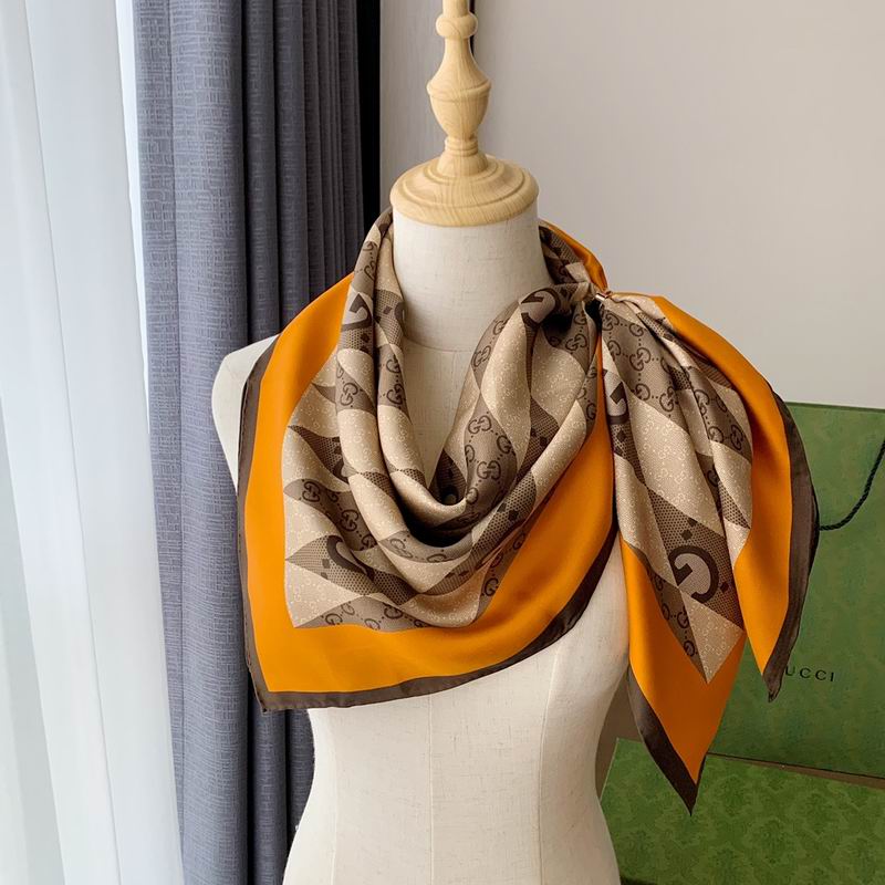 Gucci silk scarf 90X90cm E (16)