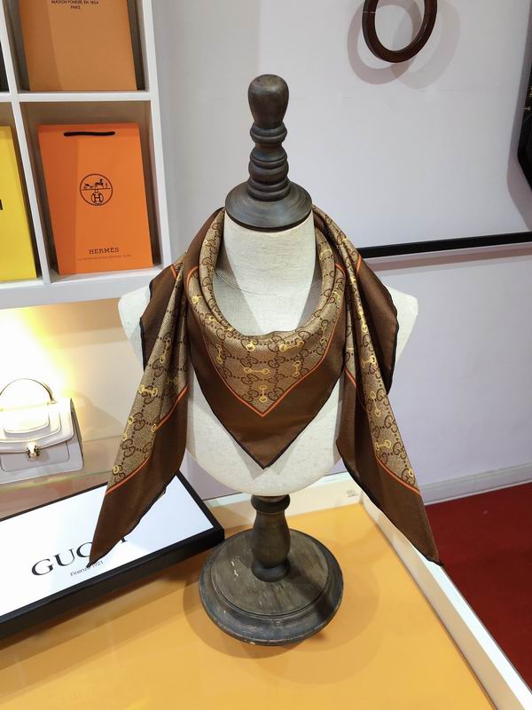 Gucci silk scarf 90X90cm E (17)