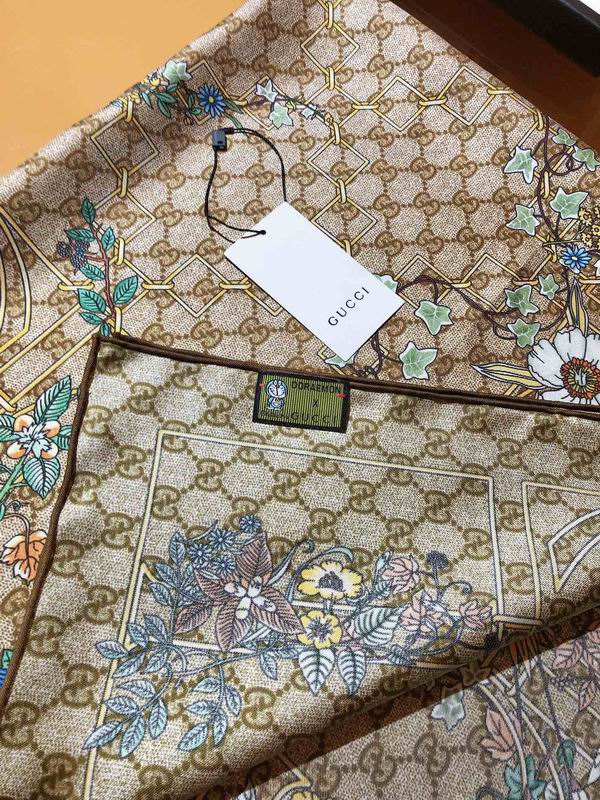 Gucci silk scarf 90X90cm E (2)
