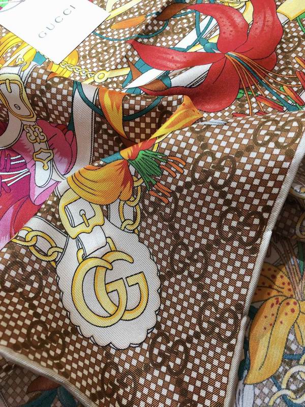 Gucci silk scarf 90X90cm E (2)