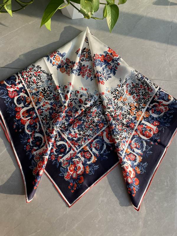 Gucci silk scarf 90X90cm E (3)