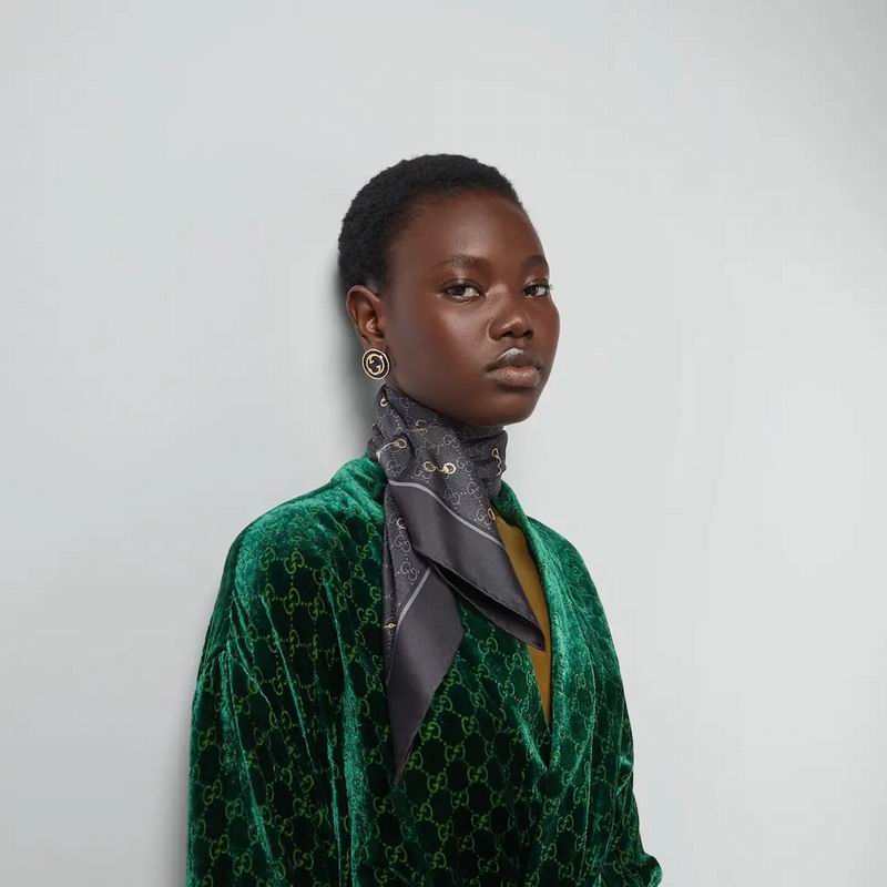 Gucci silk scarf 90X90cm E (3)